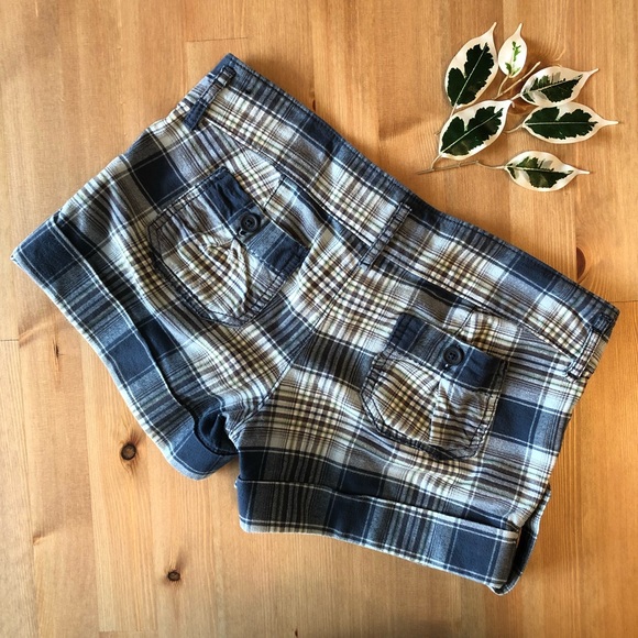 Abercrombie plaid shorts - Picture 2 of 2